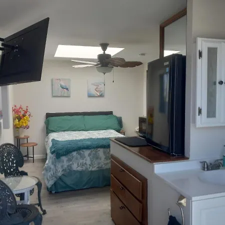Master Suite Steps To Bay & Beach